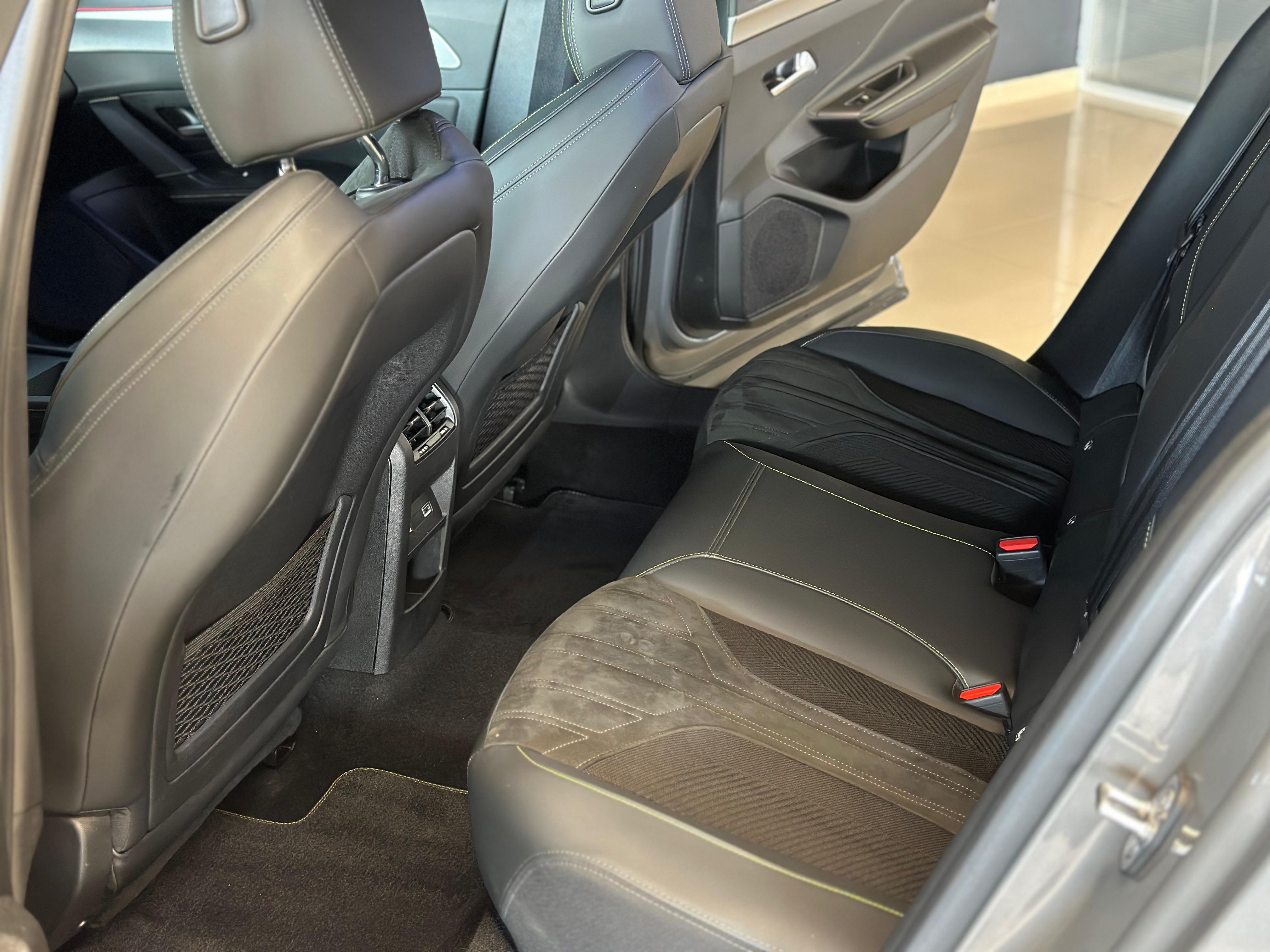 PEUGEOT 408 8